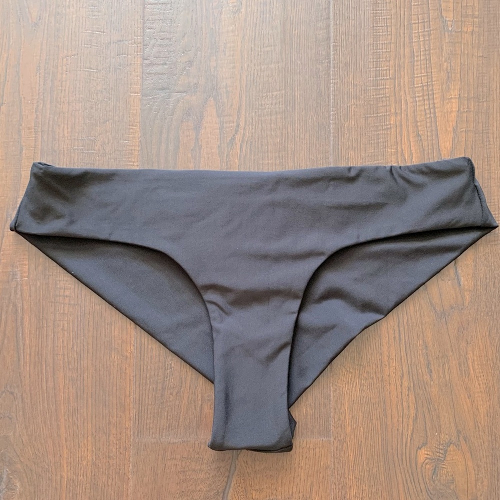 Women’s Volcom Simply Seamless Cheekini Bikini Bottom